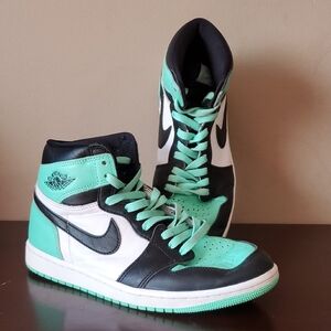 Nike Air Jordan 1 Retro High OG – Green Glow – Men’s 8.5
